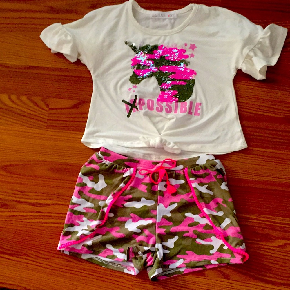 Shirt and shorts never worn
